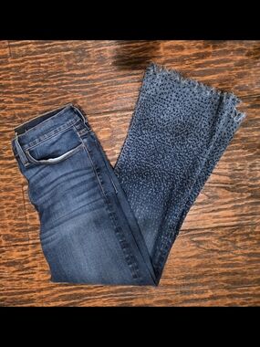 Hudson Jeans Size 30 Dark Wash Cropped Flare Raw Hem Speckled Frayed Hem Stretch